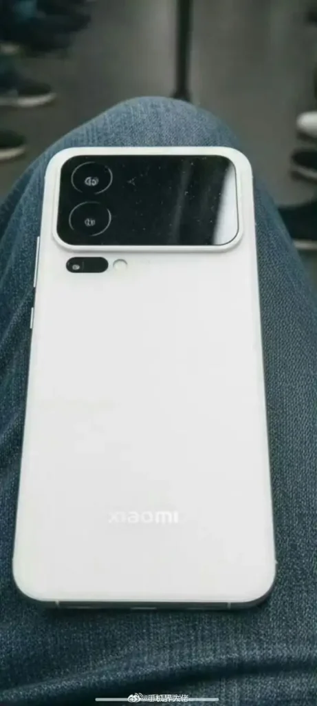 Xiaomi 16 Leak Shows Return of Rear Secondary Display